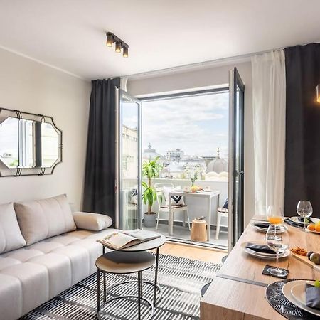 Stunning Views 2Br Midtown Flat - Charming Balcony Apartman Bukarest Kültér fotó