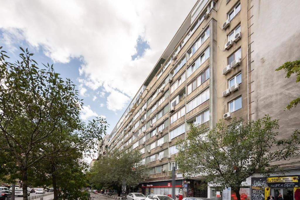 Stunning Views 2Br Midtown Flat - Charming Balcony Apartman Bukarest Kültér fotó